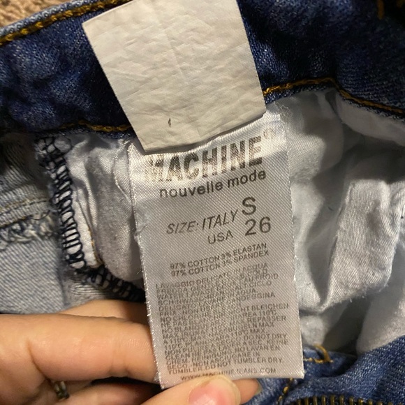 Machine distressed shorts - Picture 2 of 2